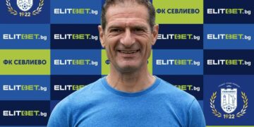 Стоян Ацаров ще помага на Сашо Ангелов за новия полусезон