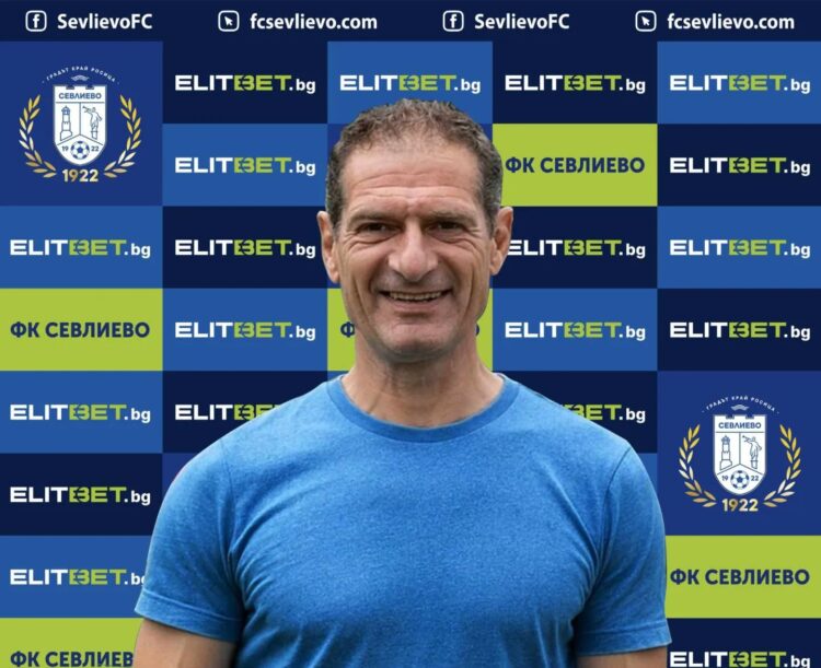 Стоян Ацаров ще помага на Сашо Ангелов за новия полусезон