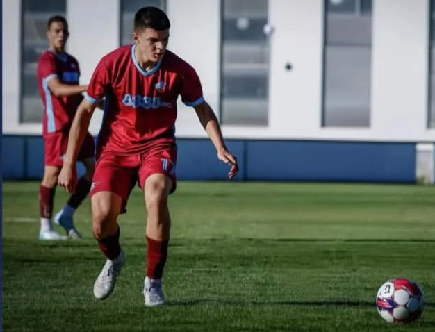 Синът на Валери Божинов ще рита в Севлиево