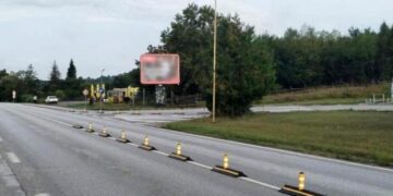 До границата със Севлиево – монтират разделителни колчета на места по пътя София-Варна в област Ловеч