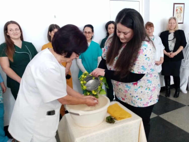 Нов ехограф на Бабинден получи АГ-отделението в МБАЛ „Д-р Стойчо Христов“