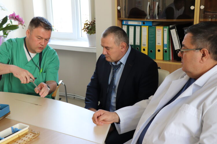 “Идеал Стандарт – Видима” дари прецизно оборудване за операционен блок на МБАЛ “Д-р Тота Венкова”