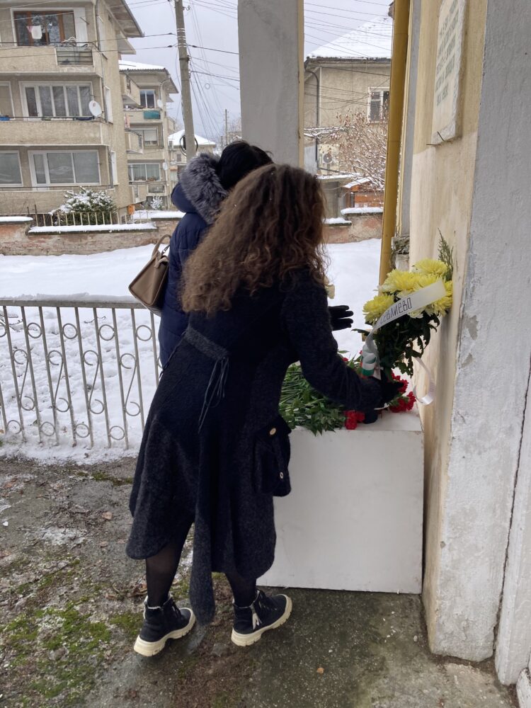 152 години от обесването на Васил Левски. Ученици се поклониха пред паметта му