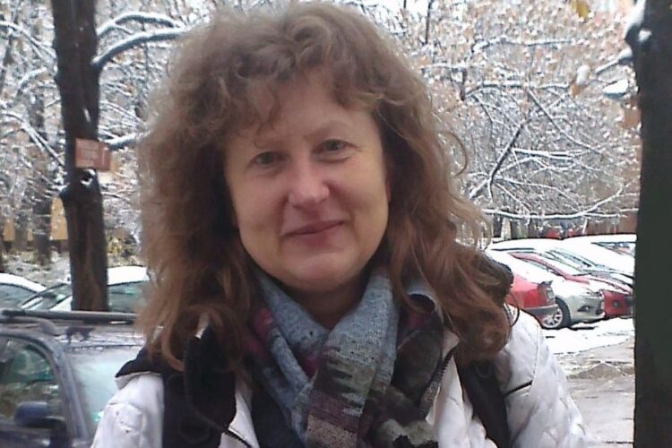 Грижата за възрастните хора и мнението, че са “захвърлени”, ако са настанени в старчески дом, разговор с Надежда Денева