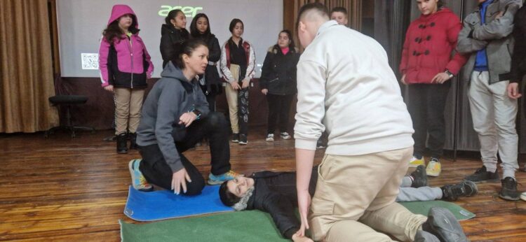 Благодарение на Сдружението на жените – над 500 деца усвоиха важни умения за оказване на първа помощ