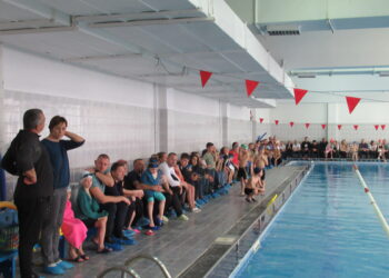 Силен интерес от малки и големи към областното по плуване