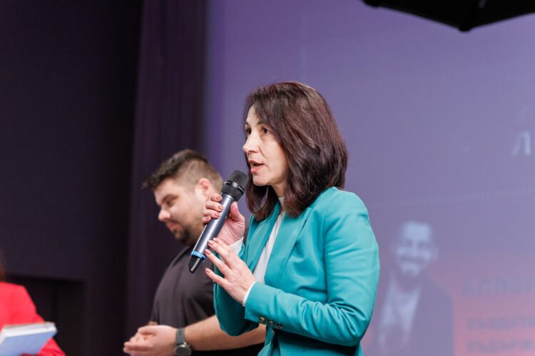 Ученици от областта се запознаха с най-новите тенденции в AI и дигиталното съдържание