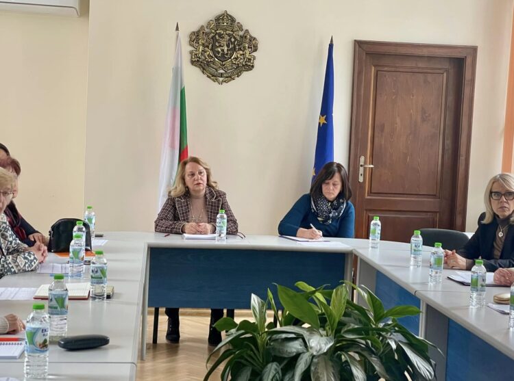 33 паралелки за VIII клас ще бъдат разкрити в областта за новата учебна година, 4,5 от тях – дуални