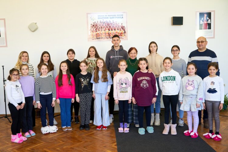 В майсторски клас по вокална техника проф. Сребра Михалева обучи певците