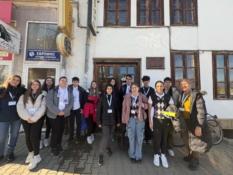 Среща с редактора на вестник “Росица”