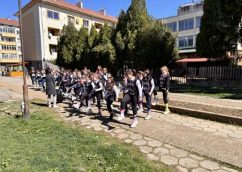 Най-малките ученици от Гимназията подкрепиха хората с Даун