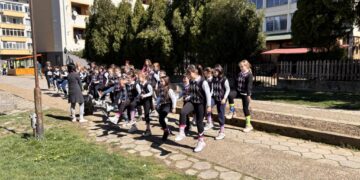 Най-малките ученици от Гимназията подкрепиха хората с Даун