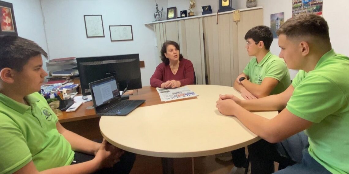 Разговор за медиите и журналистиката в редакцията на в. “Росица”