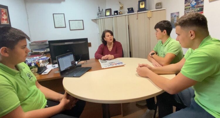 Разговор за медиите и журналистиката в редакцията на в. “Росица”