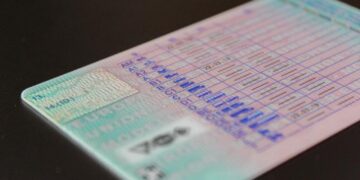 Технически проблем блокира издаването на шофьорски книжки в страната