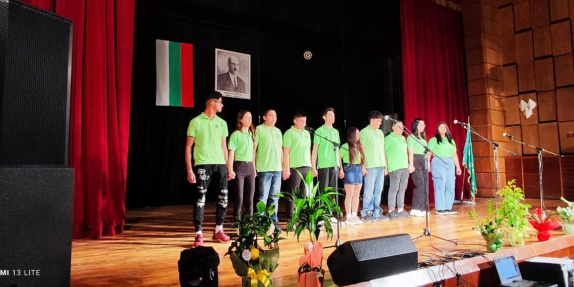 33 години с името на Марин Попов – знание, традиции и бъдеще