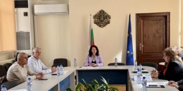 Областният управител свика среща за премахване на опасни дървета