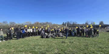 50 биоразградими балона полетяха над почистените речни брегове