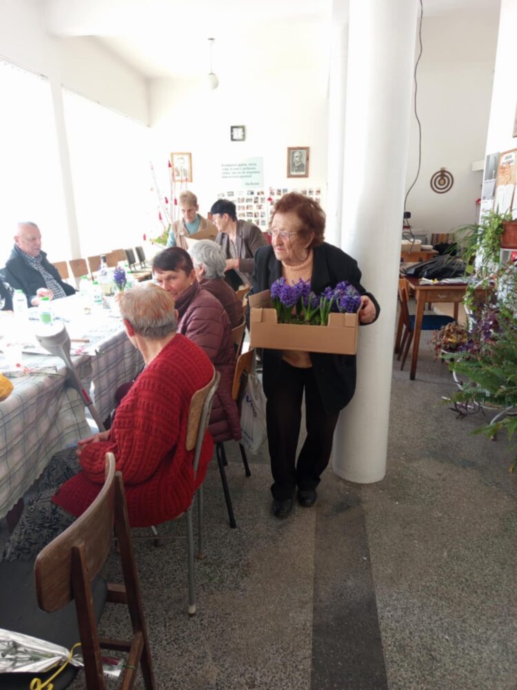 С песен и танц отбелязаха 8 март в с. П. Славейков