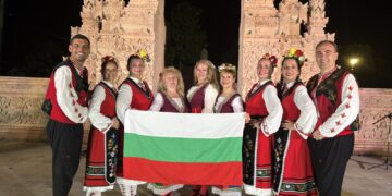 Заредени с нови емоции и спомени изпълнителите от “Хопни ми, тропни ми” и трио “Звън” се завърнаха от тропическия о. Бали