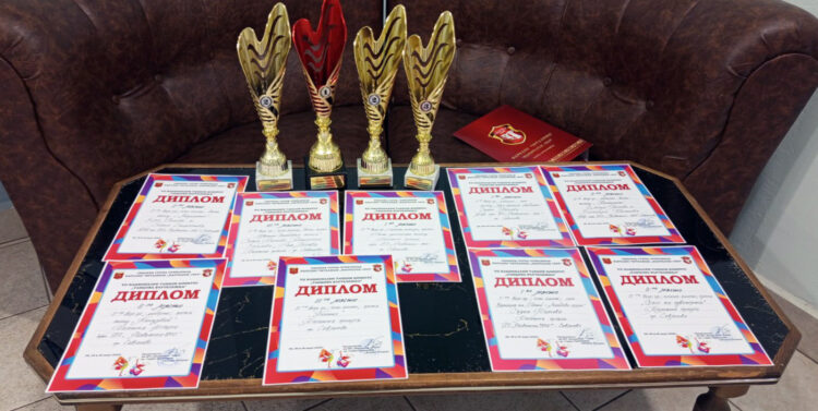 Балерините с купи, медали и дипломи от националния конкурс “Танцова въртележка 2025”