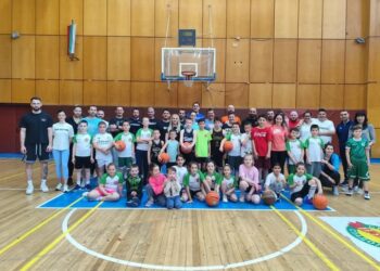 Баскетболни емоции в надпреварата “Родители срещу деца”