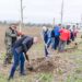136 от общо 200 нови дръвчета засадиха севлиевци край велоалеята