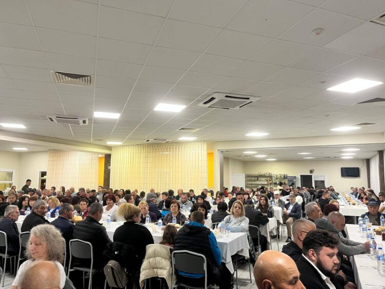 Ифтар събра мюсюлмани и християни на обща трапеза в Севлиево