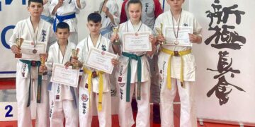 Медали за каратеките и от първенство по “ката”