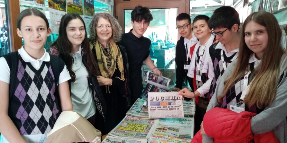 Ученици от клуб “Журналист” се запознаха с разпространението на печатни издания