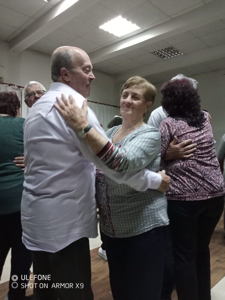 Веселие, усмивки и танци – празник за душата в клуб “Васил Левски“