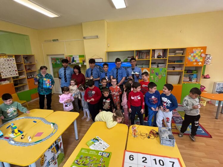 Съвместна инициатива между ДГ “Радост” и ПГМЕТ “Ген. Иван Бъчваров”