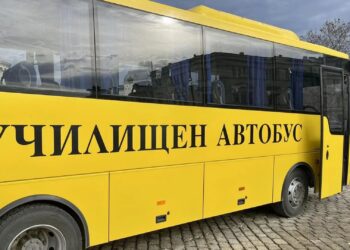 С по-голям автобус ще се возят децата и учениците до с. Крамолин