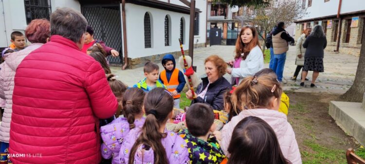 Деца усетиха магията на златната нишка в рамките на Европейските дни на художествените занаяти