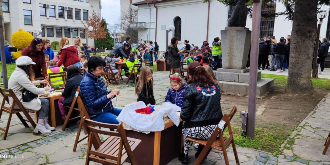 Деца усетиха магията на златната нишка в рамките на Европейските дни на художествените занаяти