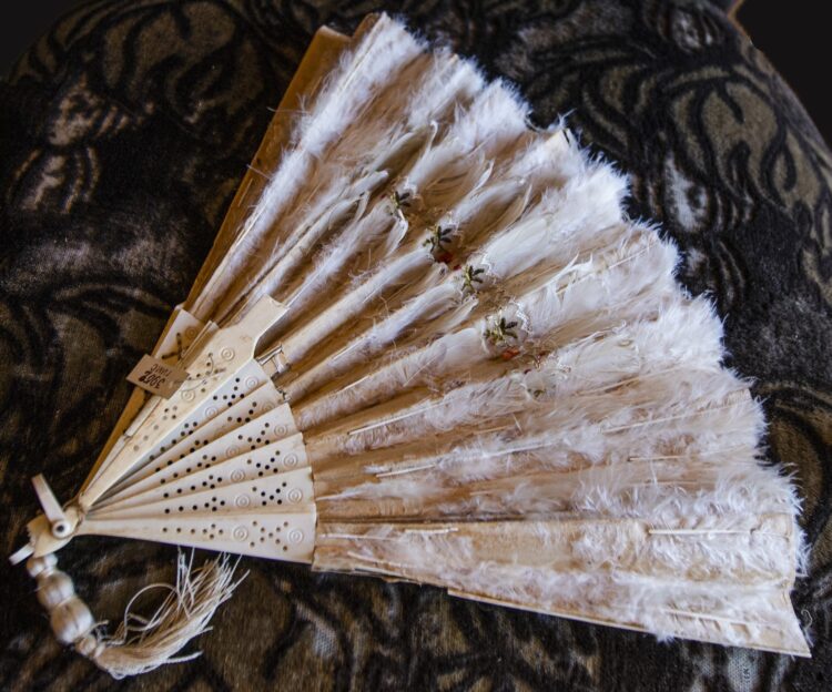 Историческия музей представя изложбата на ДА “Архиви” – “Модата в огледалото на едно столетие – от средата на XIX в. до средата на XX в.”