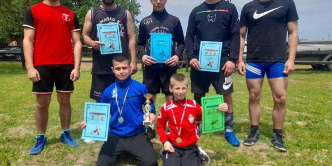 Пет медала и най-резултатен борец за “Дан Колов”