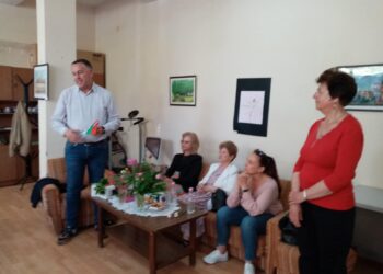 Среща с проф.д.н. Венелин Терзиев за трудния преход към демокрация у нас в Клуба за хора с увреждания – Севлиево