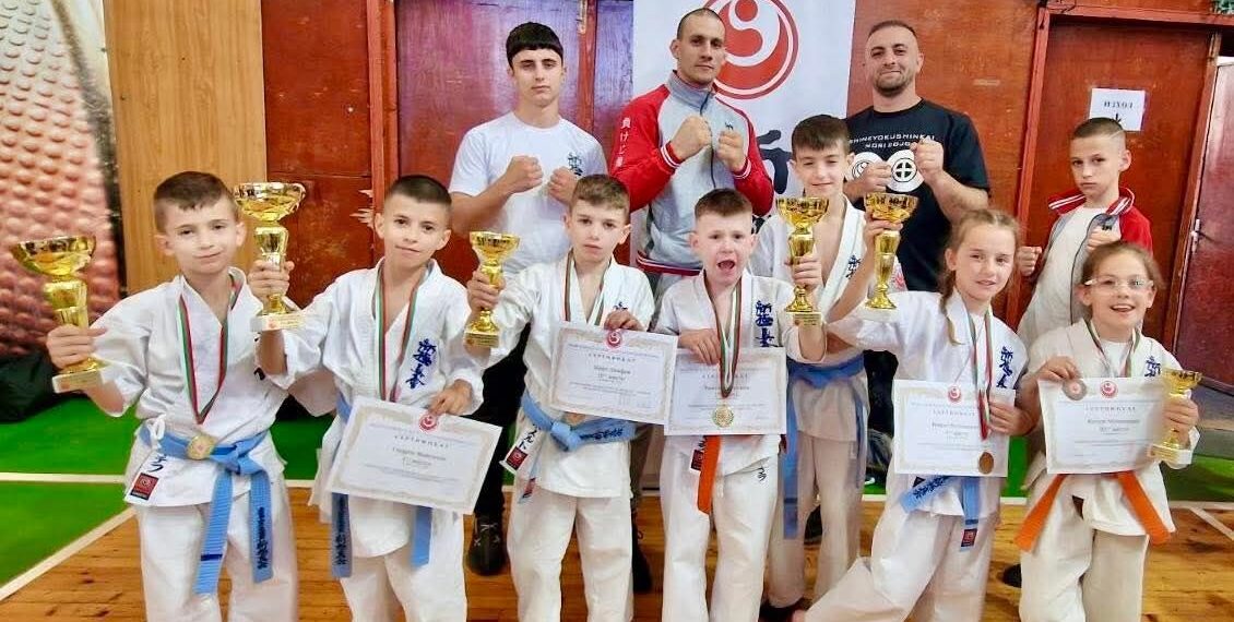 След оспорвани битки най-малките каратисти с 6 медала от Републиканско