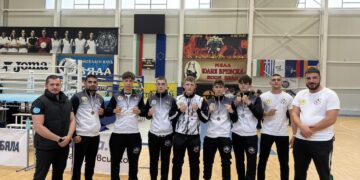 Злато и 4 бронзови медала за кикбоксьорите
