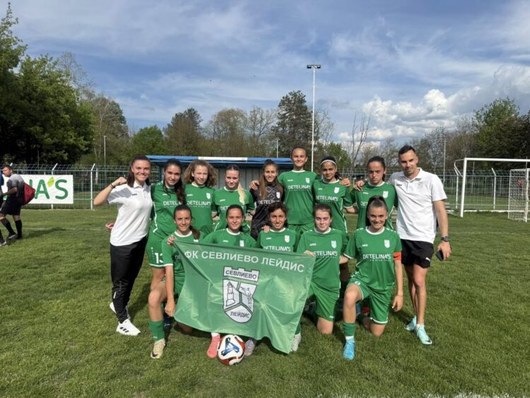 С 11 гола девойките до 16 г. попиляха “Янтра”