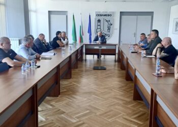 Мечките, които влизат в селата, бяха тема на среща в Общината