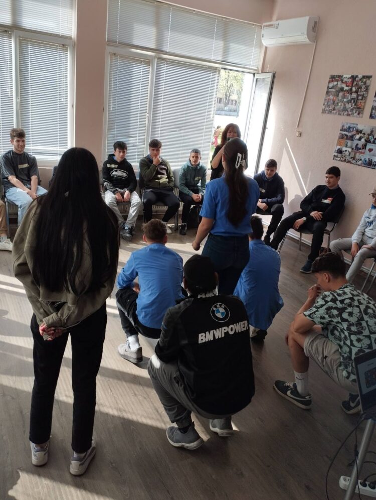 Севлиевски ученици в тридневно обучение за превенция на рисково поведение