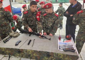 Воини, полицаи и пожарникари представиха в Габрово професиите на храбростта