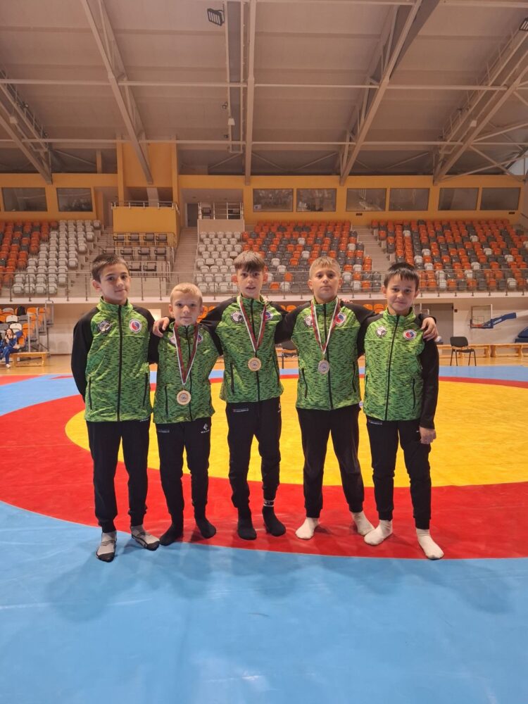 Още една гордост в самбото – републикански шампиони вдигнаха купите