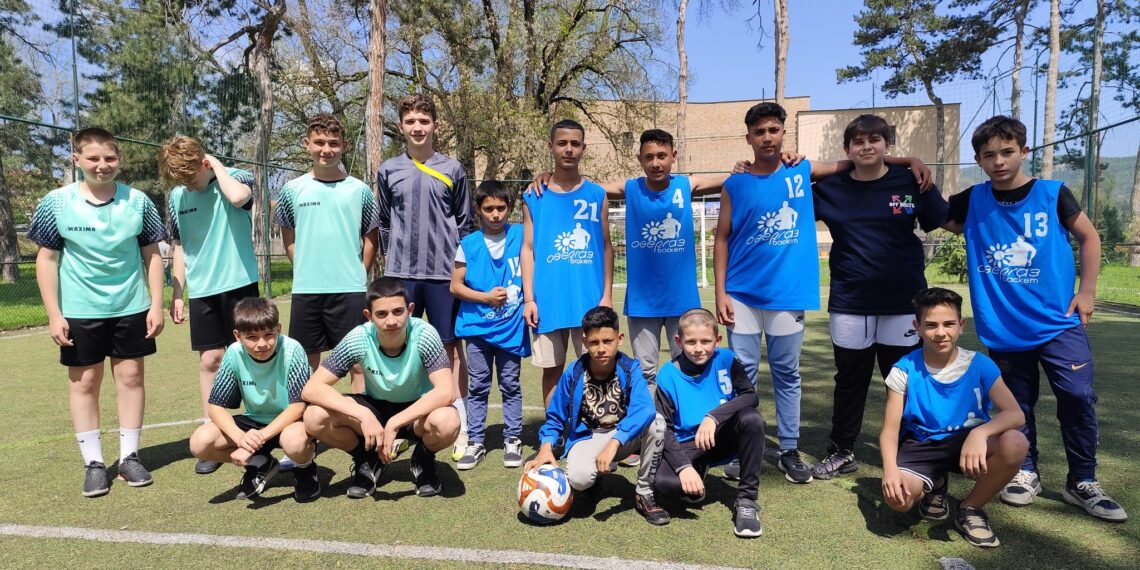 Великденският футболен турнир в Севлиево събра ученици от 5-ти до 12-ти клас в оспорвани двубои