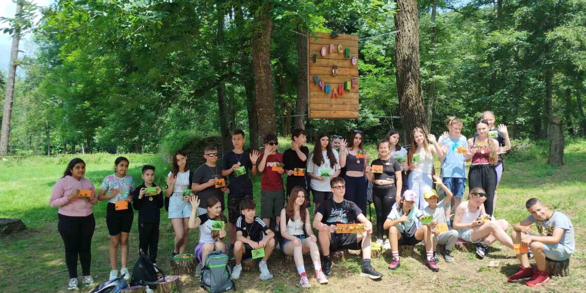 Ученици от Полша гостуваха на ДЛС “Росица”