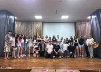 Шоуто на осмокласниците – емоция, мистерия и музика