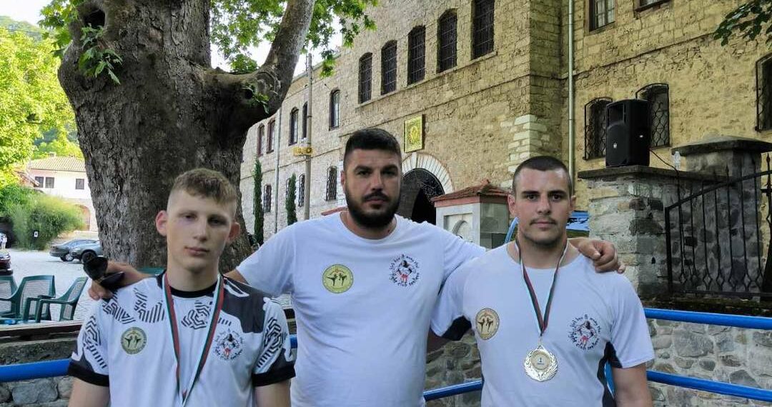 Злато и сребро за кикбоксьорите от турнир на открито