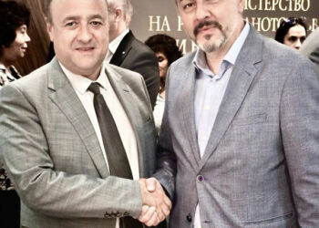 Кметът на Севлиево и регионалният министър подписаха споразумения за ключови проекти